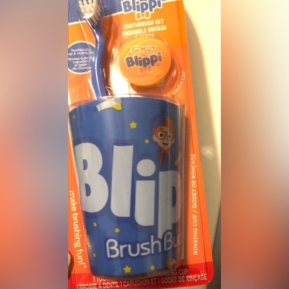 Blippi 3pc brush buddies soft ergonomic toothbrush,‎ cap and rinsing cup set new - Picture 3 of 8